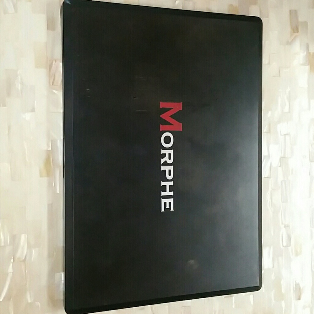 2 Morphe Palletes